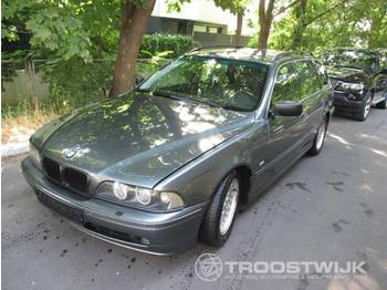 Automobil BMW 5: obrázok 1