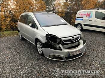 Automobil Opel Zafira: obrázok 1