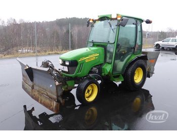  John-Deere 2520 Tractor with plow and spreader - Komunálne/ Špeciálne stroje