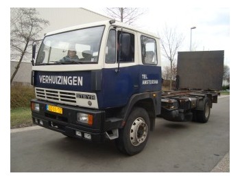 Steyr 16S21 - Skříňový nákladní auto
