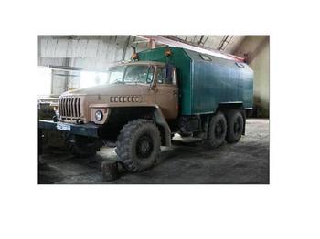 URAL 5557 - Skříňový nákladní auto