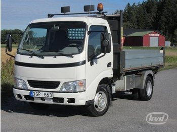 Toyota Dyna 150 2.5 TD (100hk)  - Valníkový/ Plošinový nákladný automobil