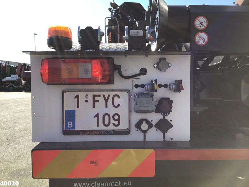 Hákový nosič kontajnerov, Auto s hydraulickou rukou Volvo FM 420 8x2 HMF 28 ton/meter laadkraan Welvaarts weighing system: obrázok 9