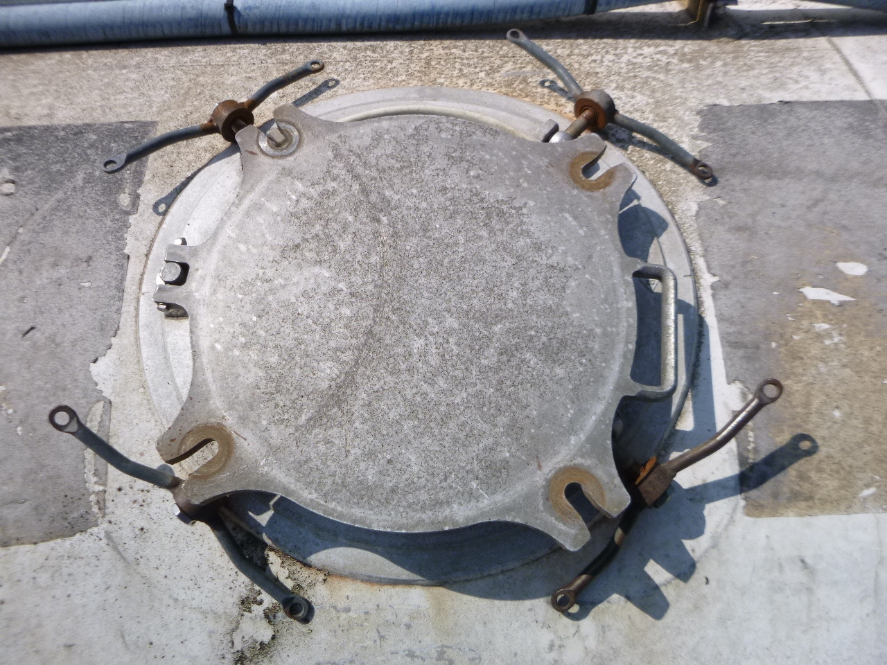 Cisternový náves na prepravu múky Feldbinder Powder tank alu 63 m3 / 1 comp (tipping): obrázok 10