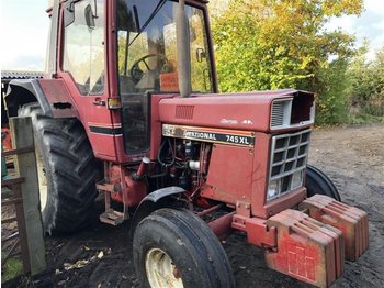 Traktor Case IH 845 XL: obrázok 1