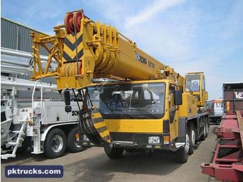 XCMG QY70K 8x4 crane truck - Autožeriav